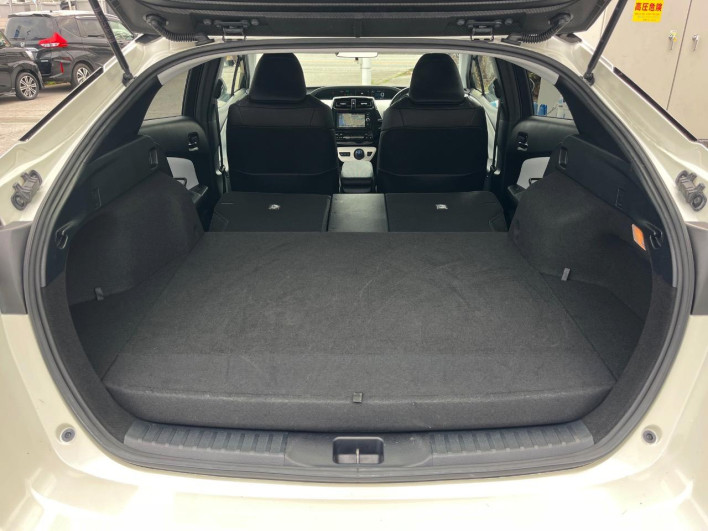 2018 Toyota Prius PHV DLA-ZVW52 (UW-6a13f14ff1140)[27]
