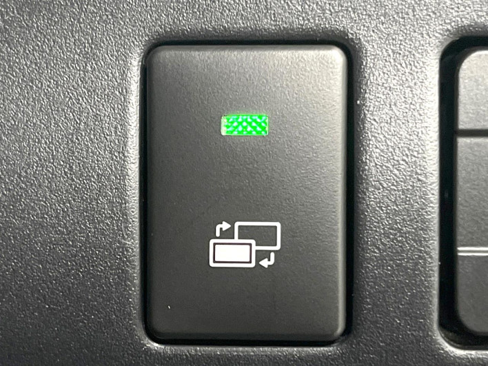2020 Toyota Voxy 6AA-ZWR80W (UW-6a13f1579f9d1)[11]