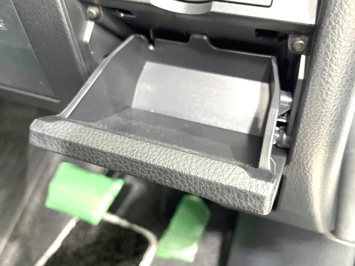 2020 Toyota Voxy 6AA-ZWR80W (UW-6a13f1579f9d1)[16]