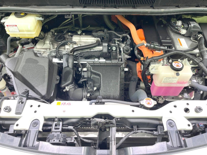 2020 Toyota Voxy 6AA-ZWR80W (UW-6a13f1579f9d1)[4]