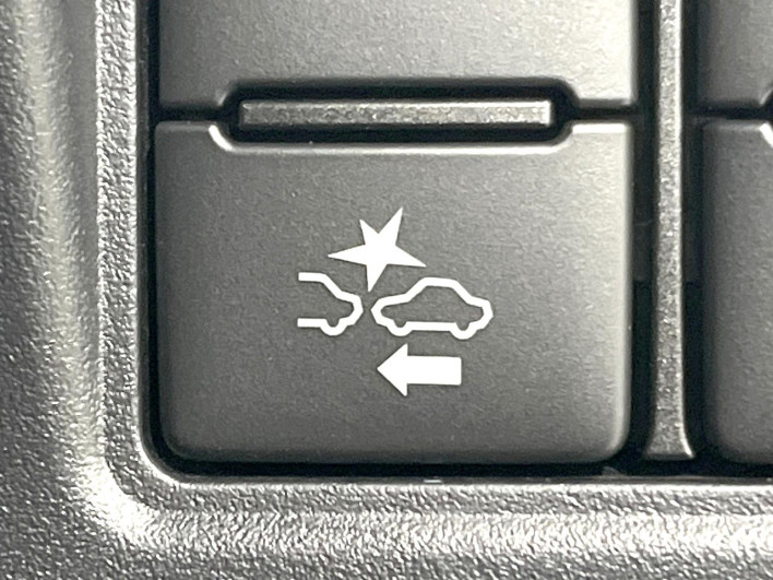 2020 Toyota Voxy 6AA-ZWR80W (UW-6a13f1579f9d1)[14]