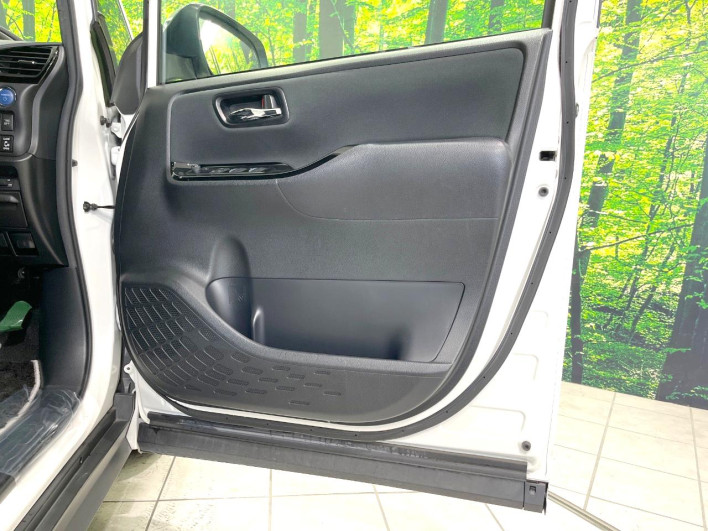2020 Toyota Voxy 6AA-ZWR80W (UW-6a13f1579f9d1)[8]