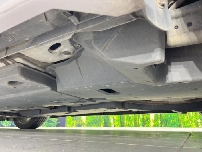 2017 Toyota C-HR DAA-ZYX10 (UW-6a13f1638943a)[22]