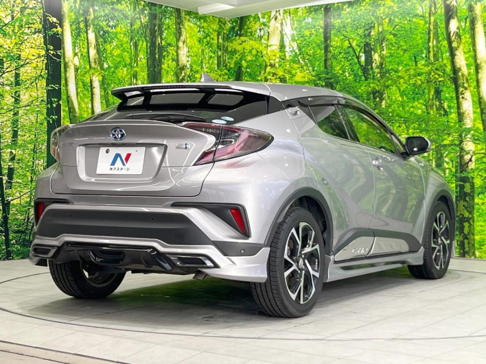2017 Toyota C-HR DAA-ZYX10 (UW-6a13f1638943a)[8]