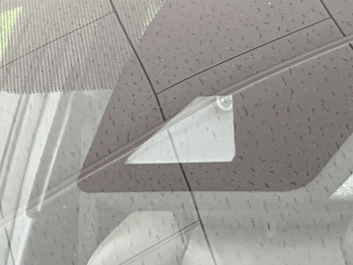 2017 Toyota C-HR DAA-ZYX10 (UW-6a13f1638943a)[15]
