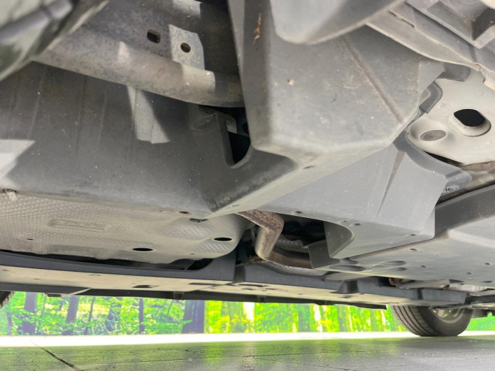 2017 Toyota C-HR DAA-ZYX10 (UW-6a13f1638943a)[23]