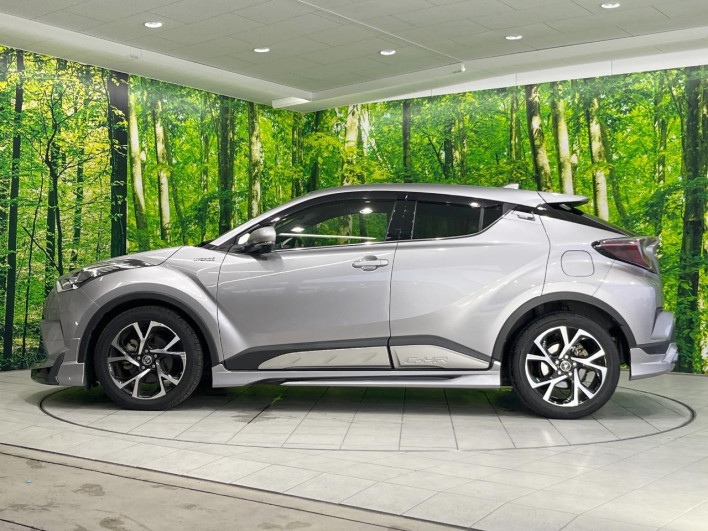 2017 Toyota C-HR DAA-ZYX10 (UW-6a13f1638943a)[5]