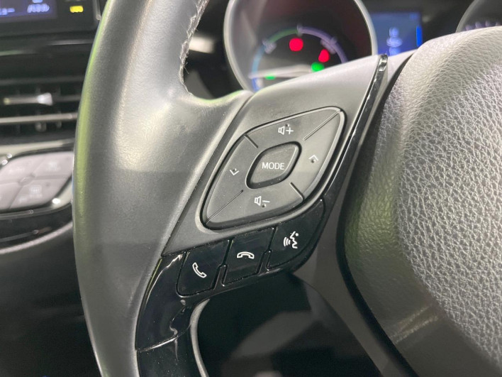 2017 Toyota C-HR DAA-ZYX10 (UW-6a13f1638943a)[29]
