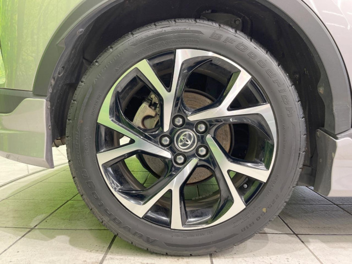 2017 Toyota C-HR DAA-ZYX10 (UW-6a13f1638943a)[20]