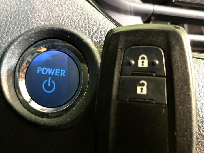 2018 Toyota C-HR DAA-ZYX10 (UW-6a13f164f0cc9)[8]