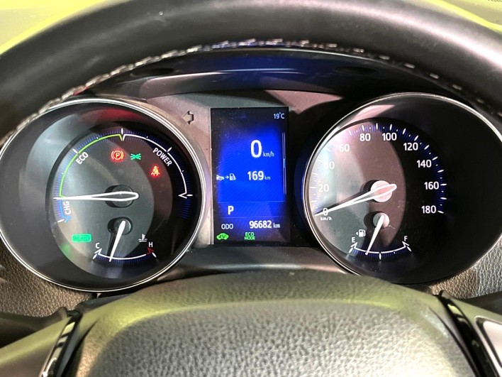2018 Toyota C-HR DAA-ZYX10 (UW-6a13f164f0cc9)[25]
