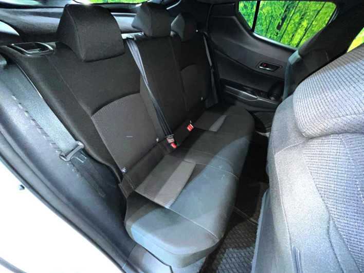 2018 Toyota C-HR DAA-ZYX10 (UW-6a13f164f0cc9)[29]