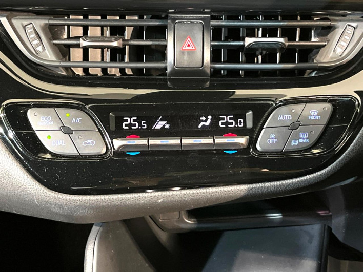 2018 Toyota C-HR DAA-ZYX10 (UW-6a13f164f0cc9)[14]