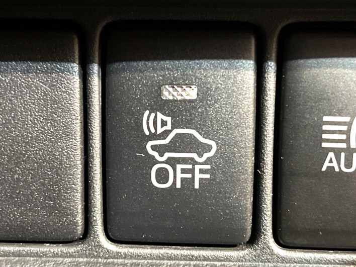 2018 Toyota C-HR DAA-ZYX10 (UW-6a13f164f0cc9)[10]