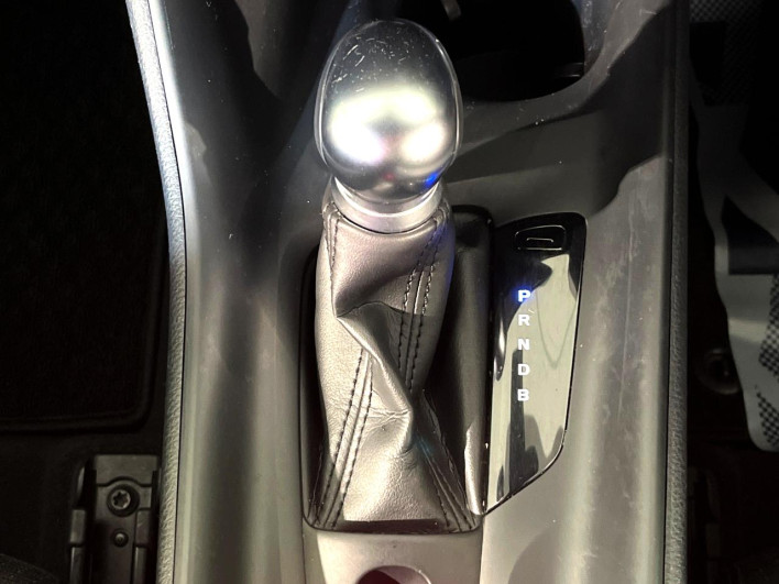 2018 Toyota C-HR DAA-ZYX10 (UW-6a13f164f0cc9)[15]