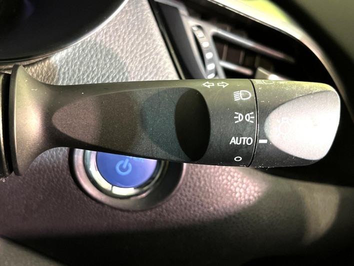 2018 Toyota C-HR DAA-ZYX10 (UW-6a13f164f0cc9)[24]