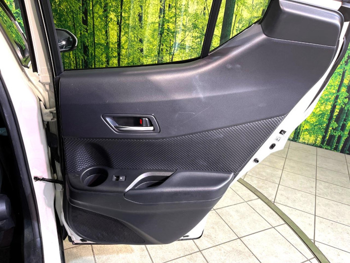 2018 Toyota C-HR DAA-ZYX10 (UW-6a13f164f0cc9)[27]