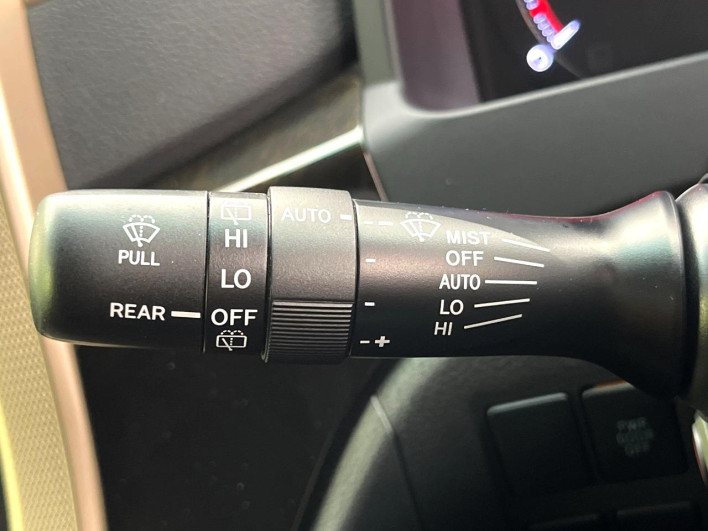 2013 Toyota Alphard DBA-ANH20W (UW-6a150e3b9463e)[16]