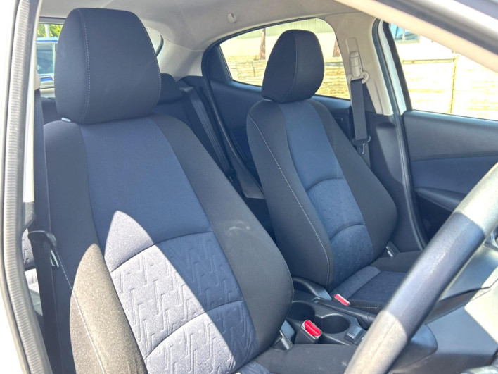 2015 Mazda Demio DBA-DJ3AS (UW-6a150e7cdbd1b)[29]