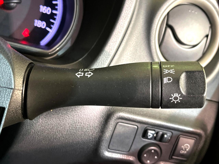 2012 Nissan Note DBA-E12 (UW-6a150e81ed997)[21]