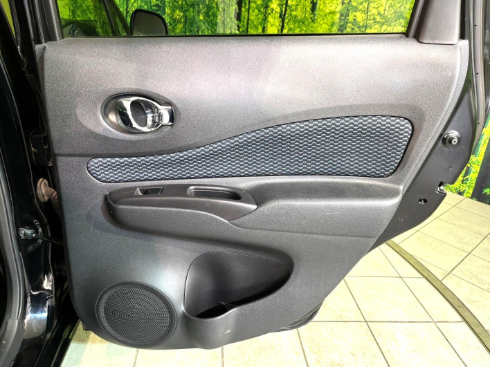 2012 Nissan Note DBA-E12 (UW-6a150e81ed997)[25]