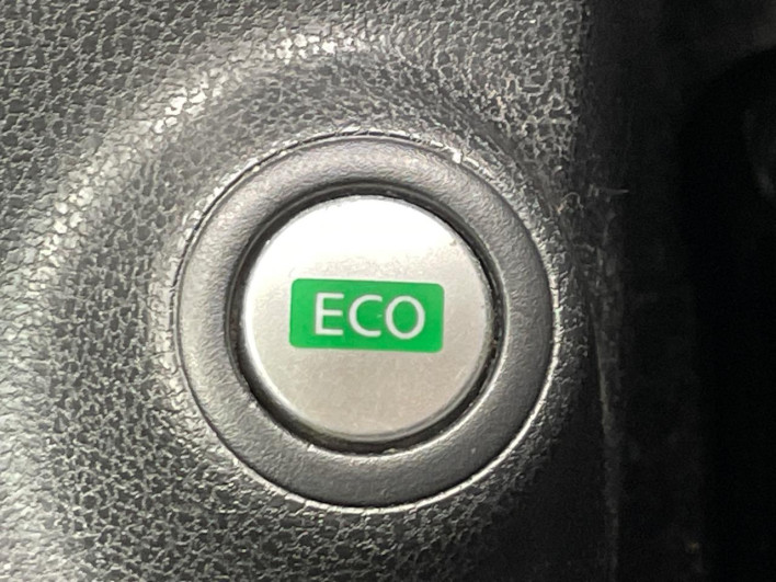2016 Nissan Note DBA-E12 (UW-6a150e83ea7c8)[14]