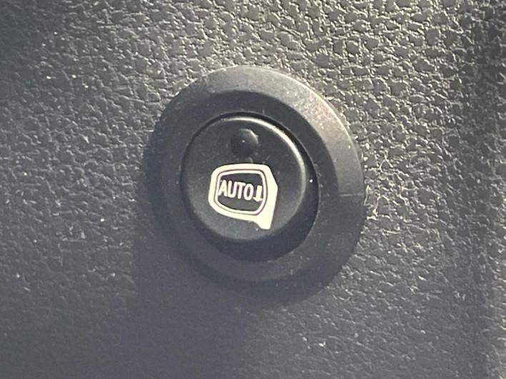 2016 Nissan Note DBA-E12 (UW-6a150e83ea7c8)[22]