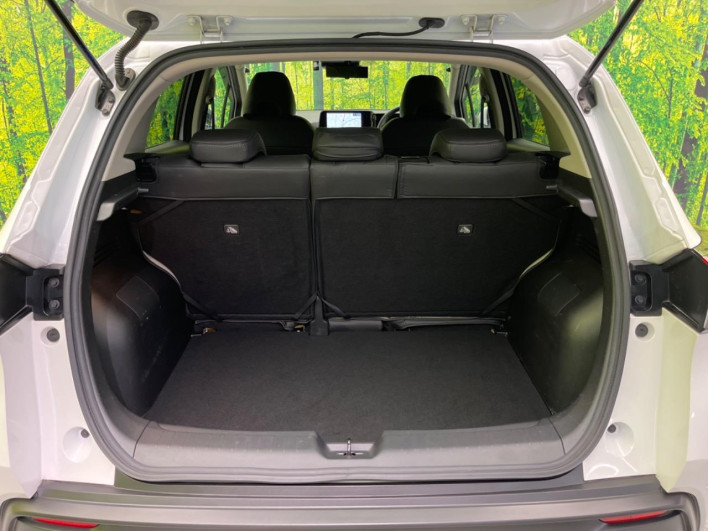 2021 Nissan Note 6AA-E13 (UW-6a150e85a9e5d)[14]