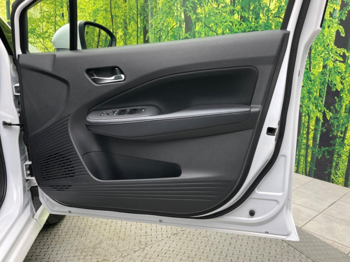2021 Nissan Note 6AA-E13 (UW-6a150e85a9e5d)[23]