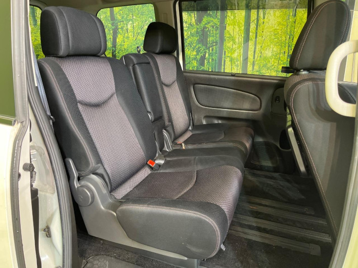 2012 Nissan Serena DBA-FC26 (UW-6a150e87b9b00)[26]