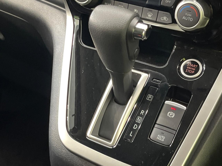 2016 Nissan Serena DAA-GFC27 (UW-6a150e97ad59c)[19]
