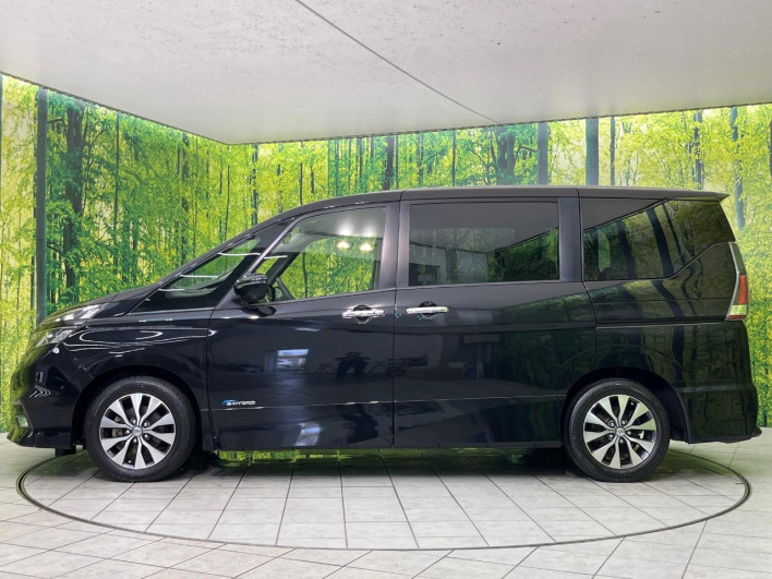 2017 Nissan Serena DAA-GFC27 (UW-6a150e98eff6a)[11]