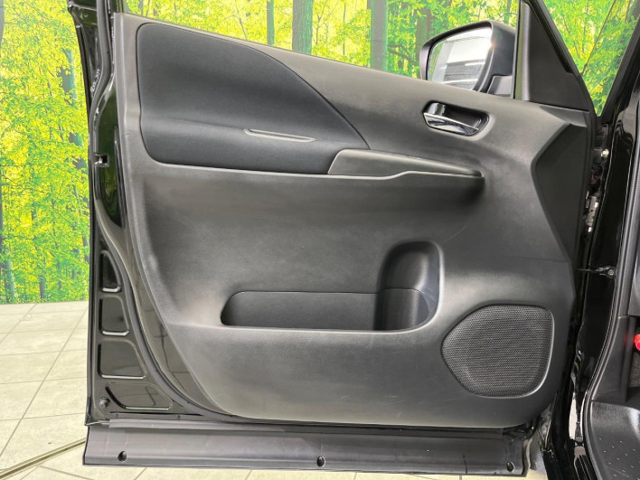 2017 Nissan Serena DAA-GFC27 (UW-6a150e98eff6a)[27]