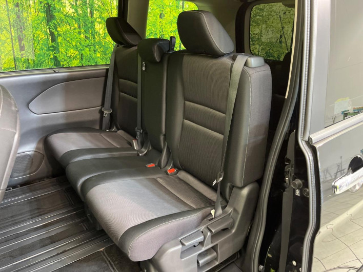 2017 Nissan Serena DAA-GFC27 (UW-6a150e98eff6a)[29]