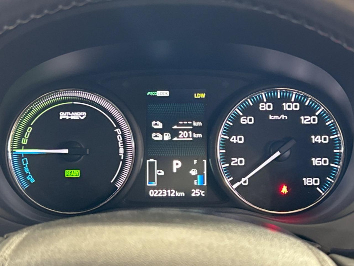 2015 Mitsubishi OUTLANDER PHEV DLA-GG2W (UW-6a150ea1345e1)[14]