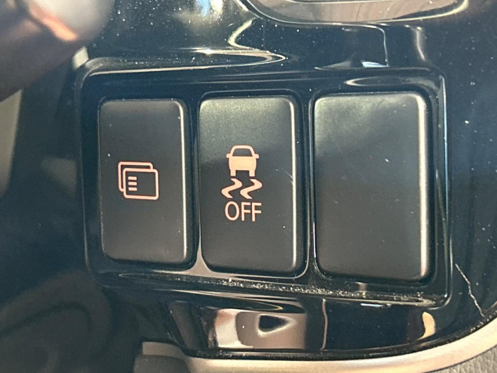 2015 Mitsubishi OUTLANDER PHEV DLA-GG2W (UW-6a150ea1345e1)[8]