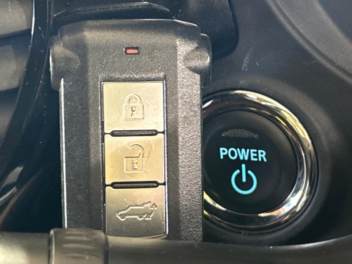 2015 Mitsubishi OUTLANDER PHEV DLA-GG2W (UW-6a150ea1345e1)[18]