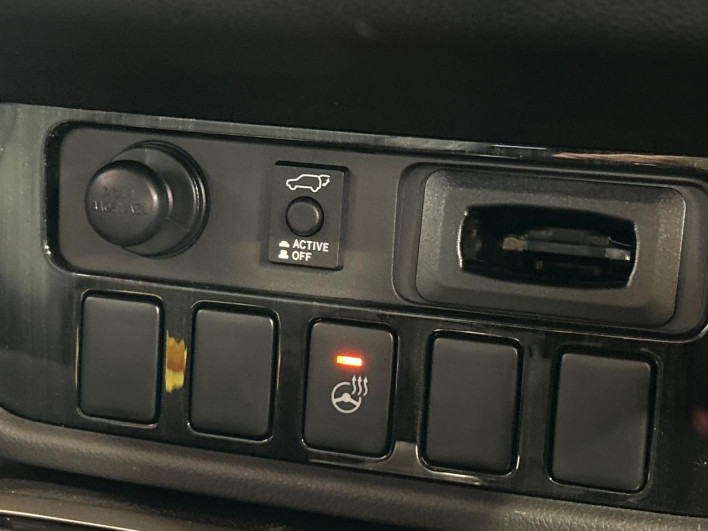 2015 Mitsubishi OUTLANDER PHEV DLA-GG2W (UW-6a150ea1345e1)[20]