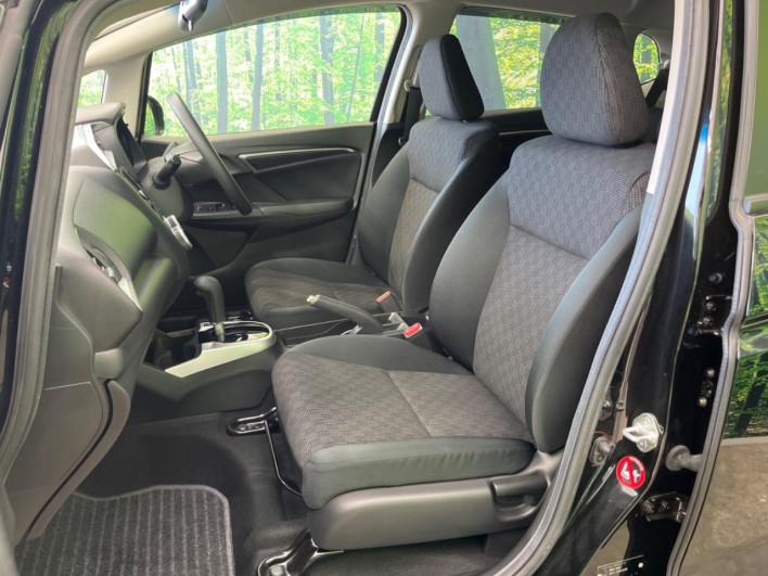 2013 Honda Fit DBA-GK3 (UW-6a150ea3ed2e7)[13]