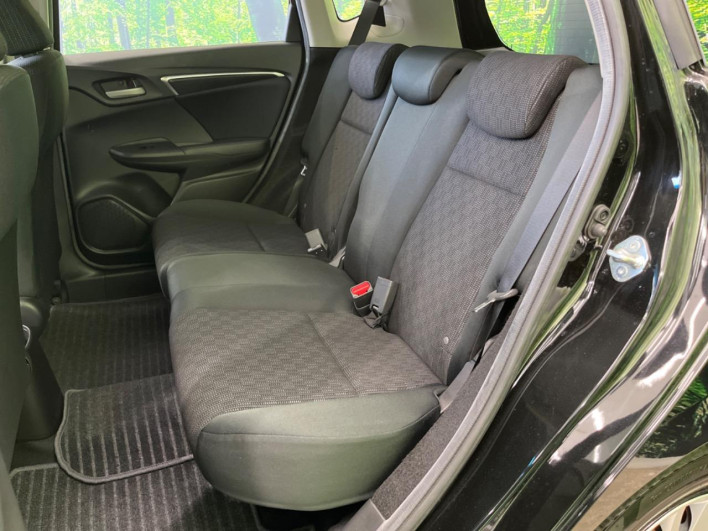 2013 Honda Fit DBA-GK3 (UW-6a150ea3ed2e7)[14]
