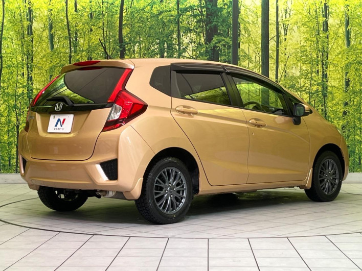 2013 Honda Fit DBA-GK4 (UW-6a150ea44d45b)[8]