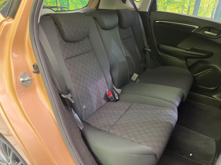 2013 Honda Fit DBA-GK4 (UW-6a150ea44d45b)[22]