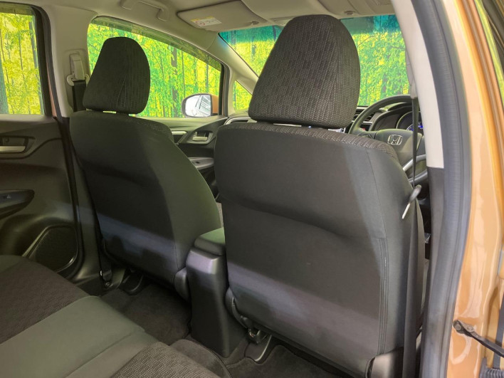 2013 Honda Fit DBA-GK4 (UW-6a150ea44d45b)[28]