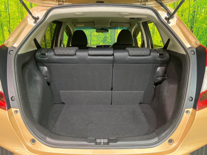 2013 Honda Fit DBA-GK4 (UW-6a150ea44d45b)[29]