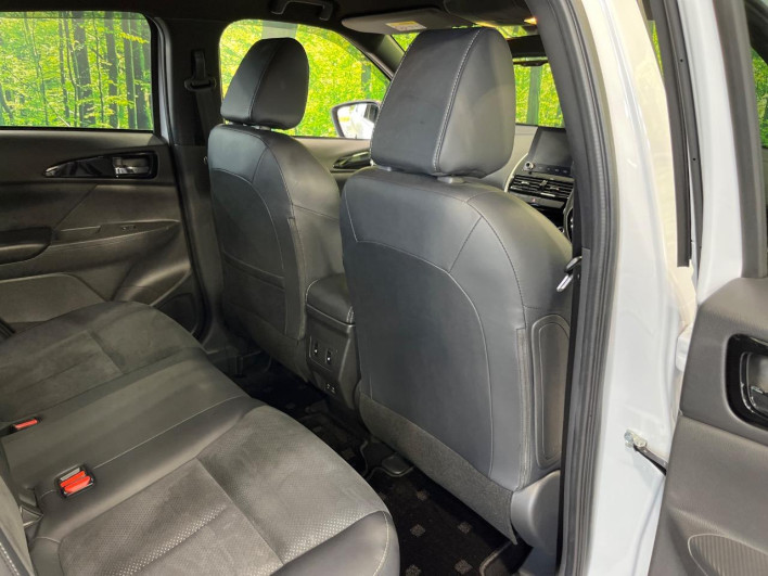 2023 Mitsubishi Eclipse Cross PHEV 5LA-GL3W (UW-6a150ea4ac2ec)[16]