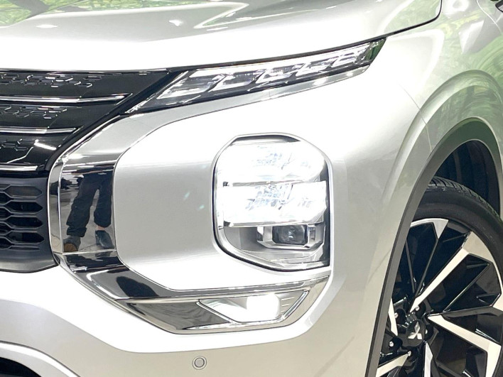 2022 Mitsubishi OUTLANDER PHEV 5LA-GN0W (UW-6a150ea4ce5d0)[16]