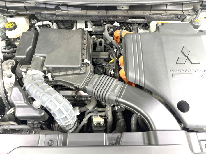 2022 Mitsubishi OUTLANDER PHEV 5LA-GN0W (UW-6a150ea4ce5d0)[18]