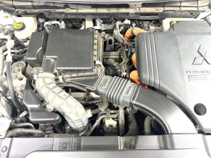 2022 Mitsubishi OUTLANDER PHEV 5LA-GN0W (UW-6a150ea63f567)[18]