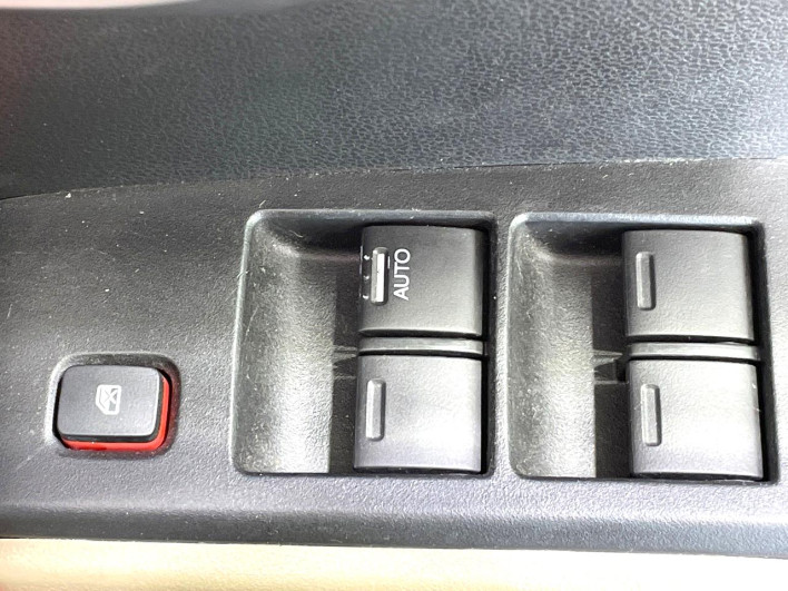 2012 Honda Fit Shuttle Hybrid DAA-GP2 (UW-6a150ea899b0e)[8]
