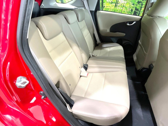 2012 Honda Fit Shuttle Hybrid DAA-GP2 (UW-6a150ea899b0e)[29]